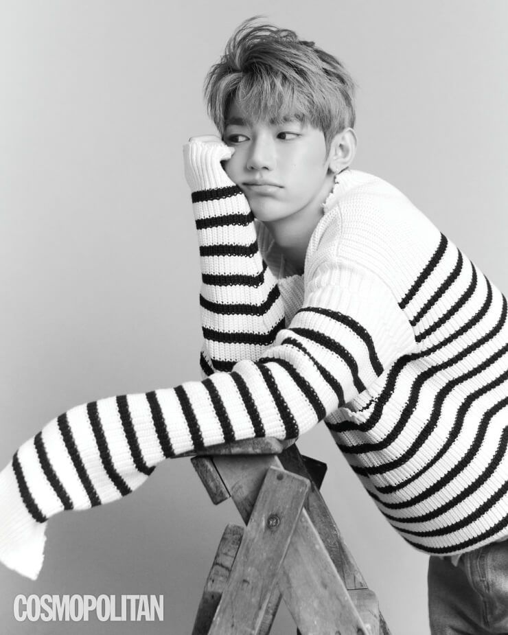니트 톱 마르니. 데님 쇼츠 리바이스. 귀고리, 목걸이 모두 쿼르코어.