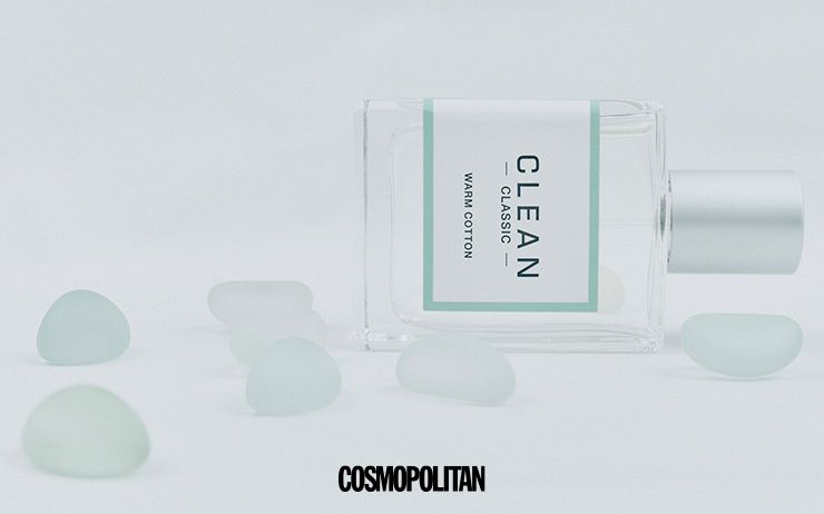 갓 샤워하고 나온 듯한 비누 향을 보틀에 고스란히 담았다. 베이비 파우더를 연상케 하는 향기는 하루 종일 온몸을 포근하게 감싸준다. 웜코튼 EDP 60ml 9만3천원 모두 Clean.