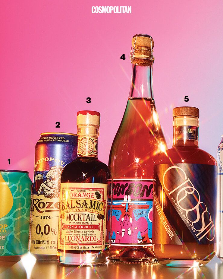 1 Big Drop 풀사이드 IPA 파인애플, 망고, 시트러스, 허브의 풍미를 느낄 수 있는 클래식한 홉 페스트. 2 Kozel 0,0% 흑맥주의 고유명사와도 같은 코젤의 논알코올 버전. 맥주 양조 공정을 그대로 유지한 채 마지막 단계에서 알코올만 제거해 본연의 맛을 재현했다. 3 Leonardi 오렌지 발사믹 목테일 다양한 배럴에서 고유의 향이 잘 섞이도록 숙성한 발사믹에서 알코올을 제거해 무알코올 칵테일의 베이스로 쓰기 좋다. 4 Bon Bon Zero 스파클링 로제 라즈베리와 크랜베리류의 붉은 과실 풍미와 적절한 산미가 느껴진다. 감각적인 패키지는 스페인의 유명 그래픽 디자이너 호세 미구엘 멘데즈의 작품으로 선물로도 제격. 5 Crossip 댄디스모크 무알콜 리큐어 식물성 원료를 기반으로 만들었다. 스모키한 솔 향과 깊은 과일, 계피의 풍미가 느껴지며 토닉워터와 섞어 하이볼을 만들기 좋다.