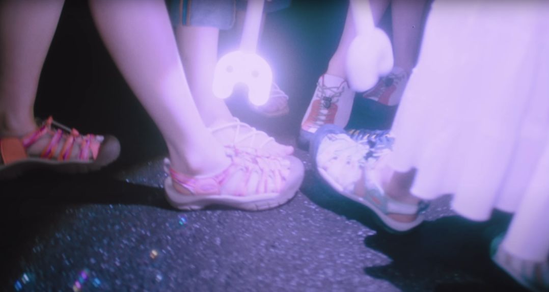 유튜브 < NewJeans>