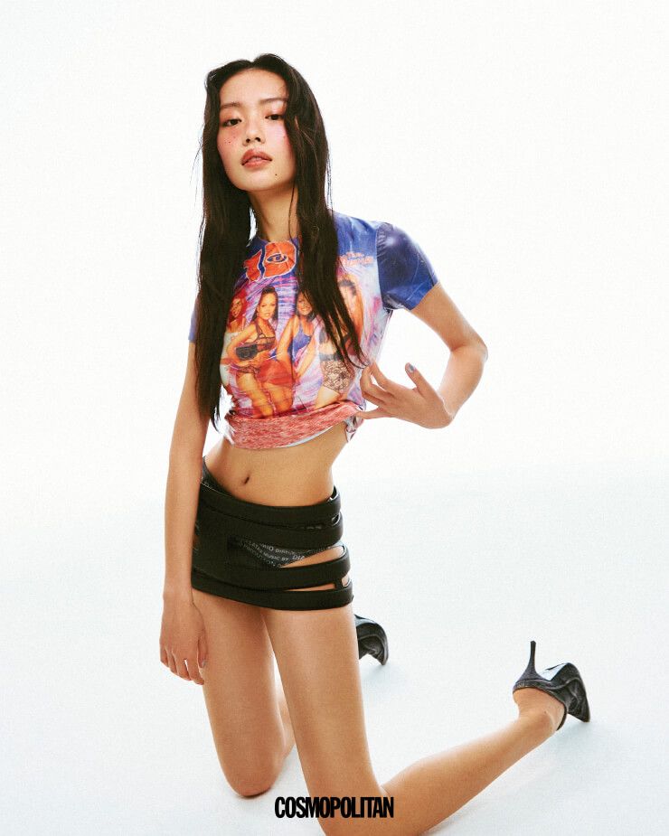 티셔츠, 벨트 스커트, 브리프, 뮬 모두 가격미정 Diesel.