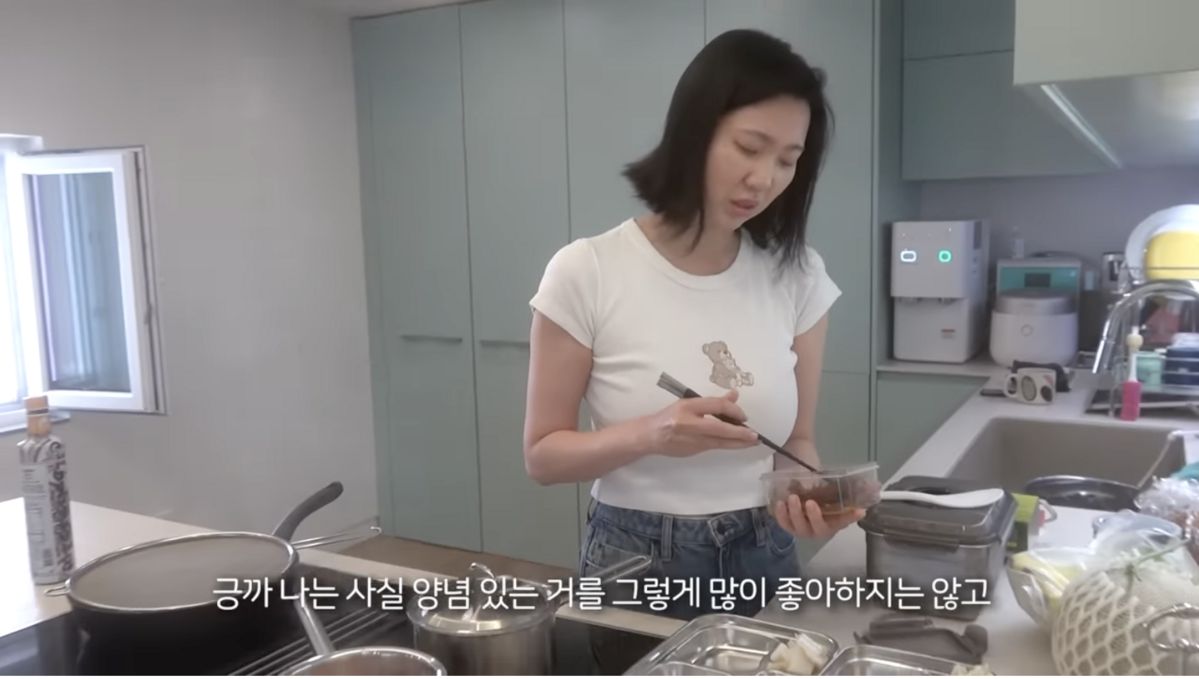 유튜브 <윤쥬르 YOONJOUR>