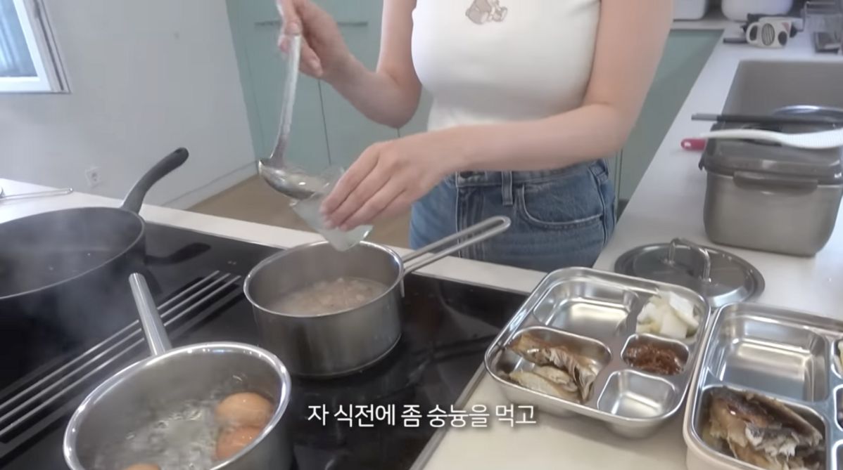 유튜브 <윤쥬르 YOONJOUR>