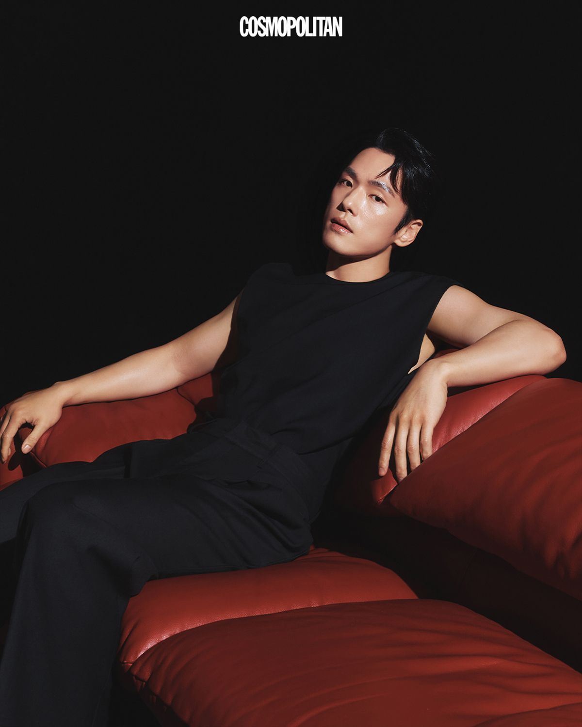 슬리브리스 톱, 팬츠 스타일리스트 소장품.
