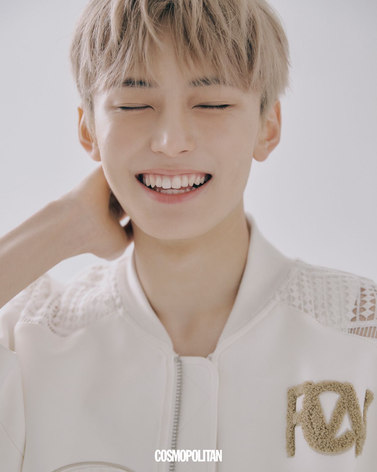 보머 재킷은 Fen Chen Wang.