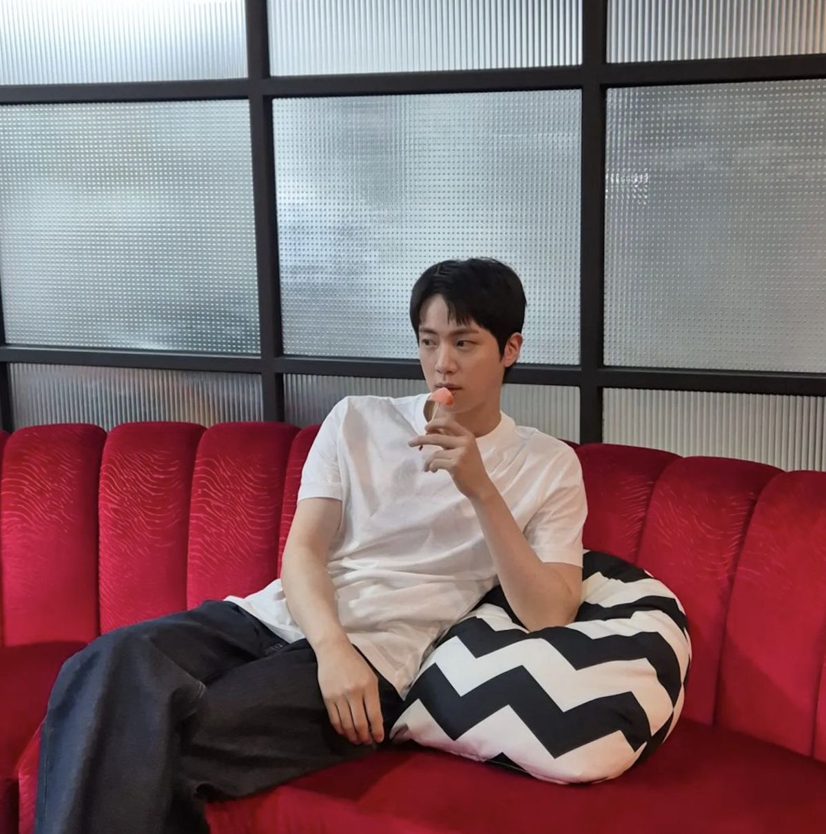 인스타그램 @jin