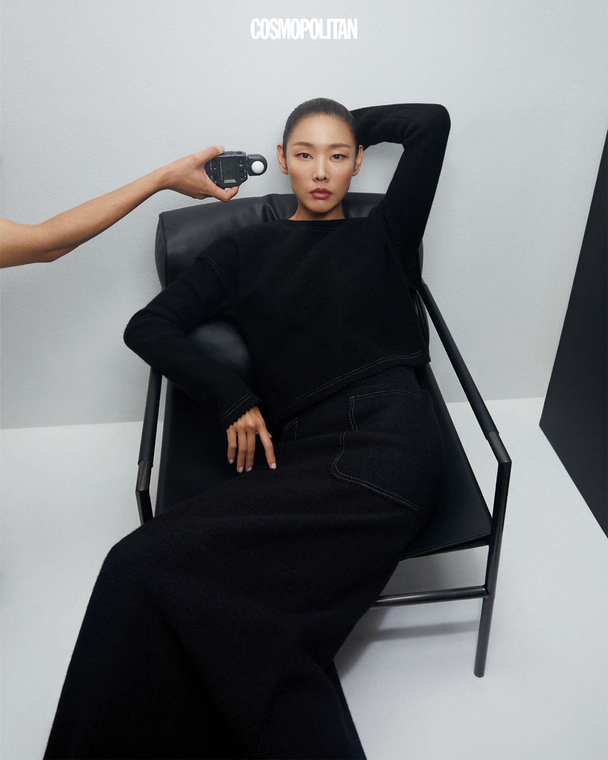 크롭트 스웨터, 니트 롱스커트 모두 가격미정 Max Mara.
