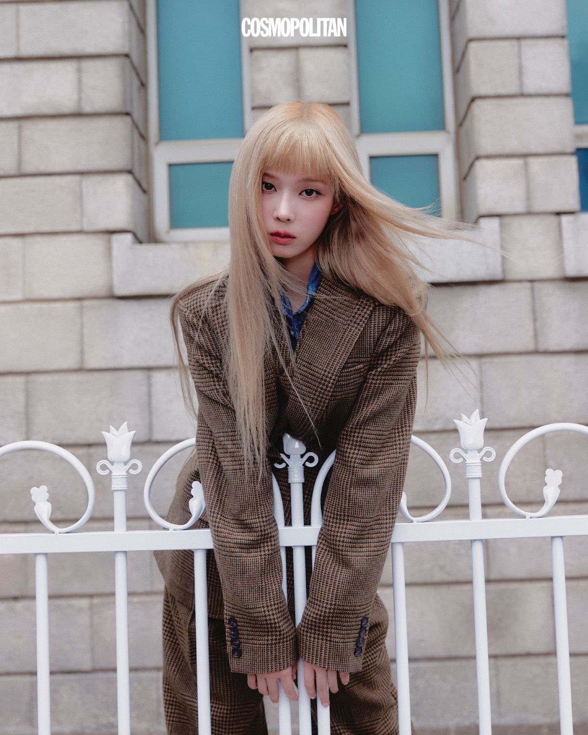 트위드 블레이저 80만원대, 데님 셔츠 20만원대, 트위드 테이퍼드 팬츠 40만원대 모두 Polo Ralph Lauren.
