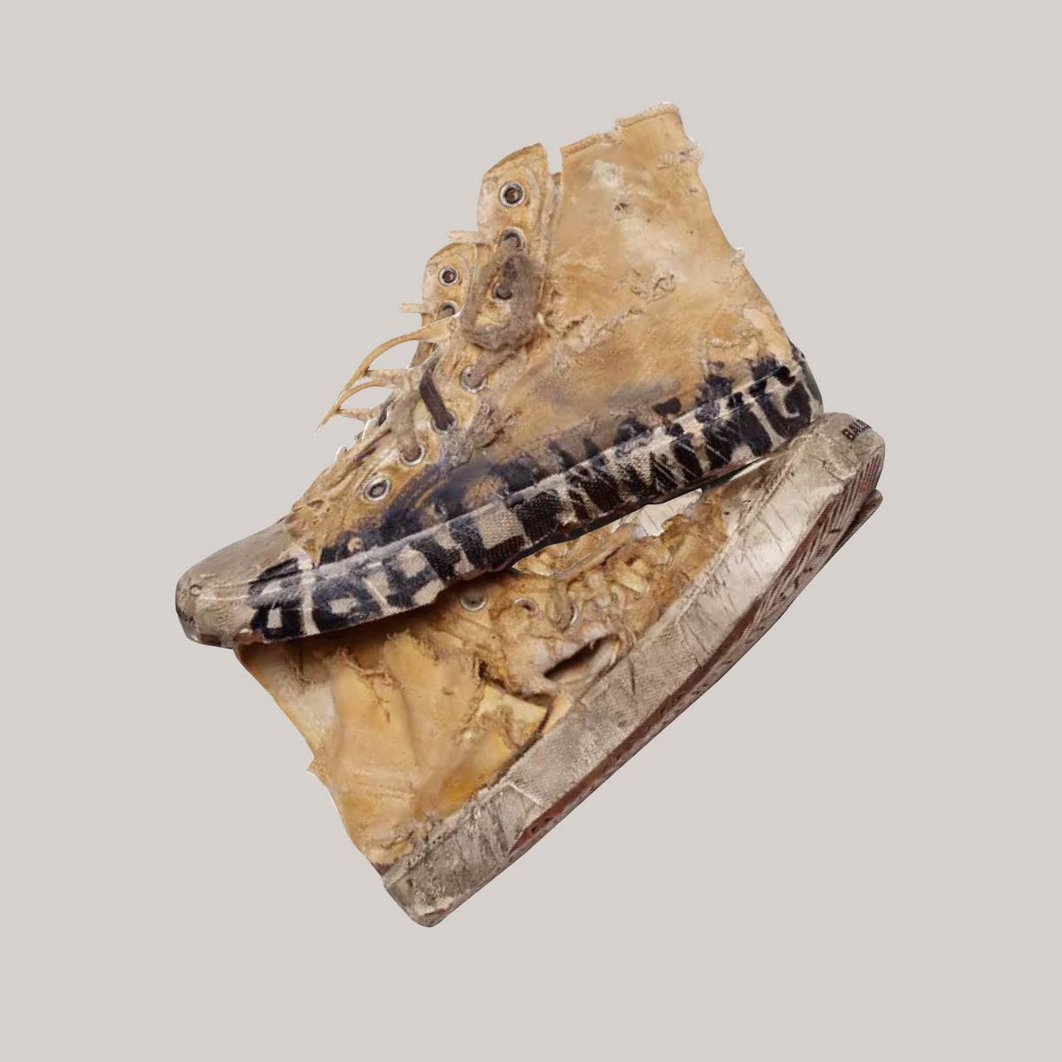1850달러에 출시된 엑스트라 디스트로이드 스니커즈 Balenciaga.