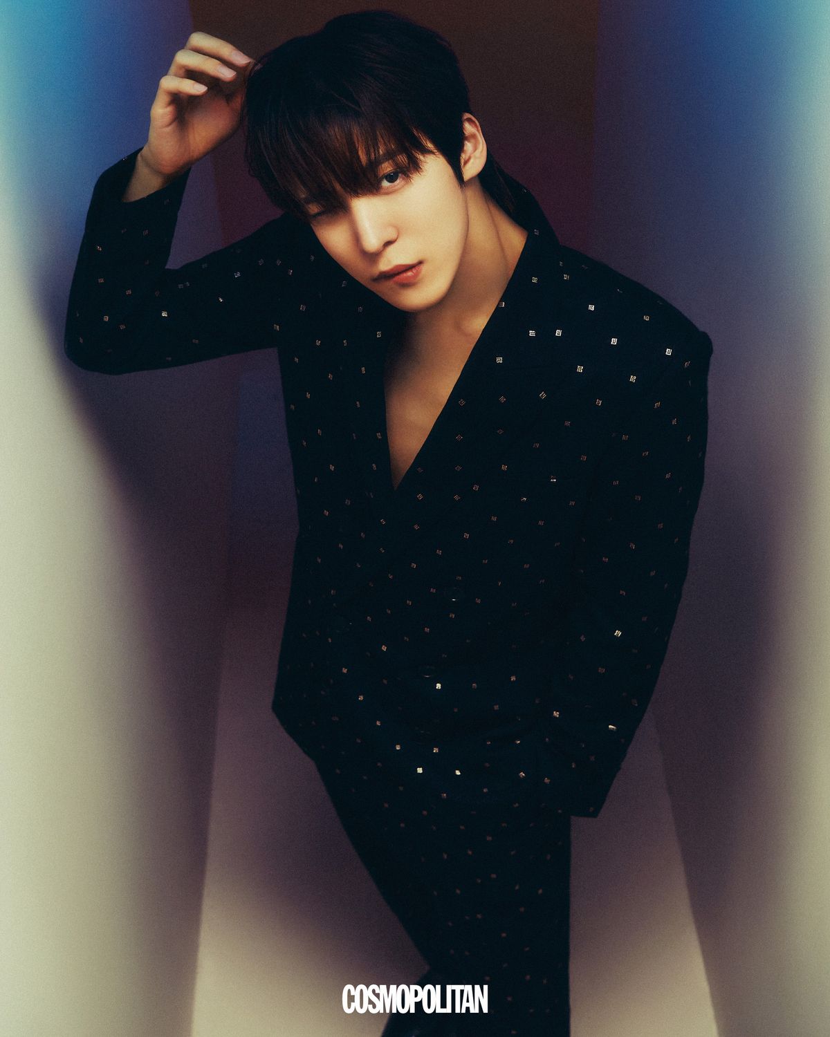슈트, 슈즈 모두 Balmain.