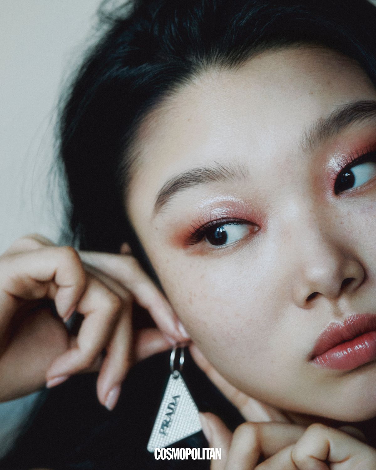 싱글 이어링 가격미정 Prada.