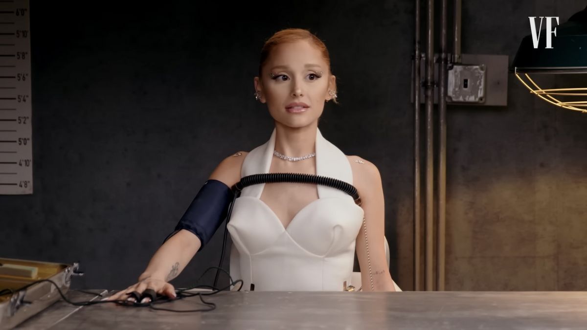 유튜브 <Vanity Fair>