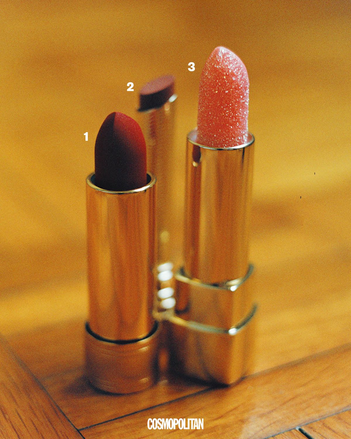 1 루즈 아 레브르 매트 6만3천원 Gucci Beauty. 2, 3 립스틸로 마이 쥬시 쉬어, 젬스톤 립밤 모두 가격미정 Dolce&Gabbana Beauty.