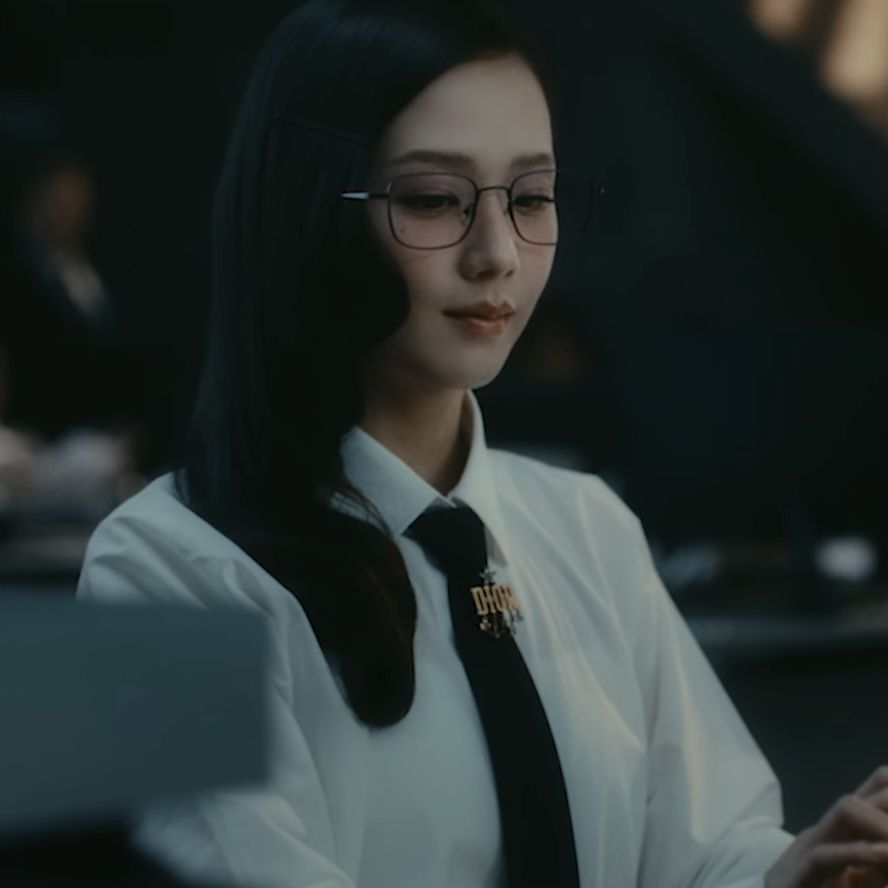 유튜브 <JISOO>