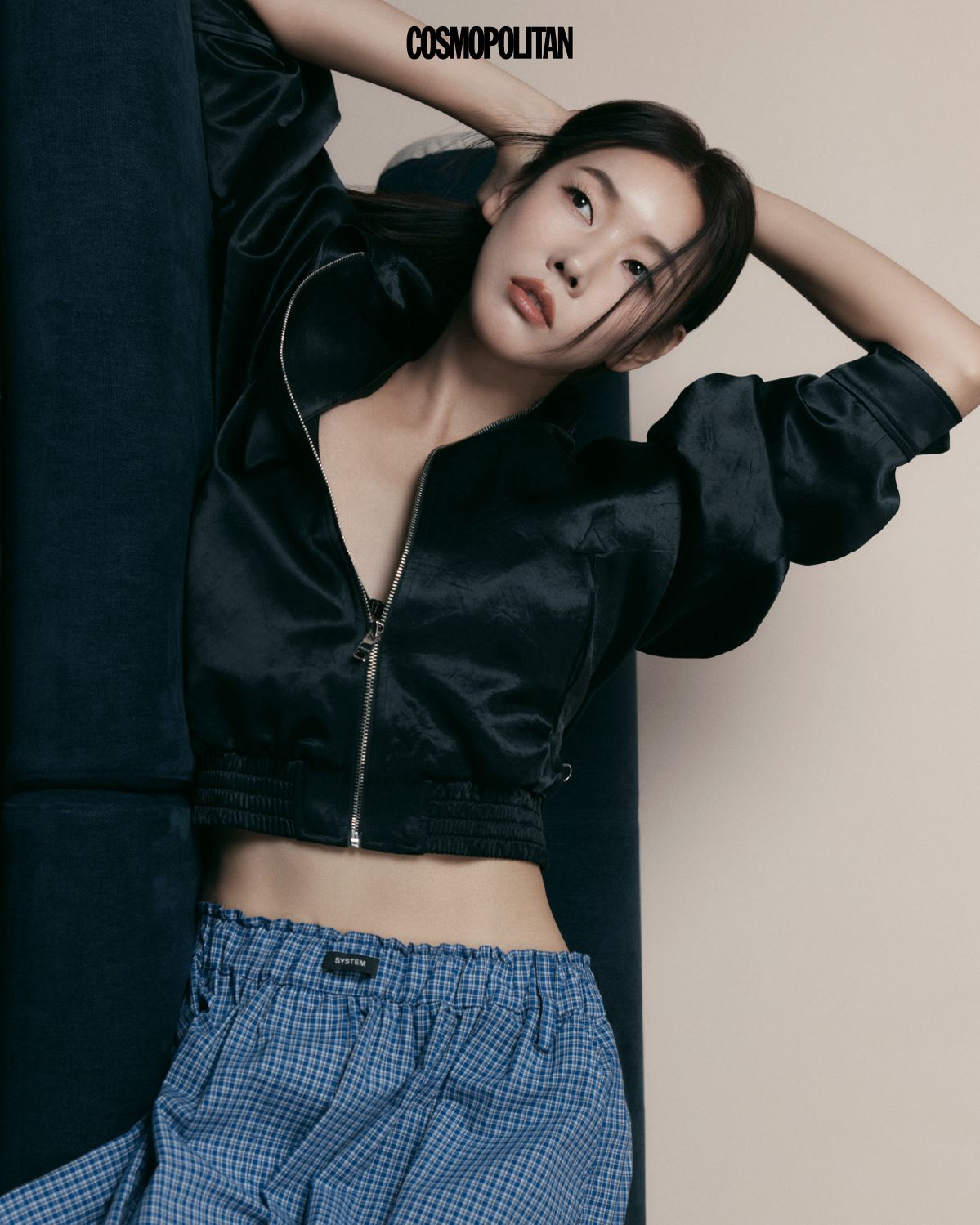 새틴 집업 블루종 45만9천원, 브라렛 9만5천원, 드로우 스트링 쇼츠 21만5천원 모두 System