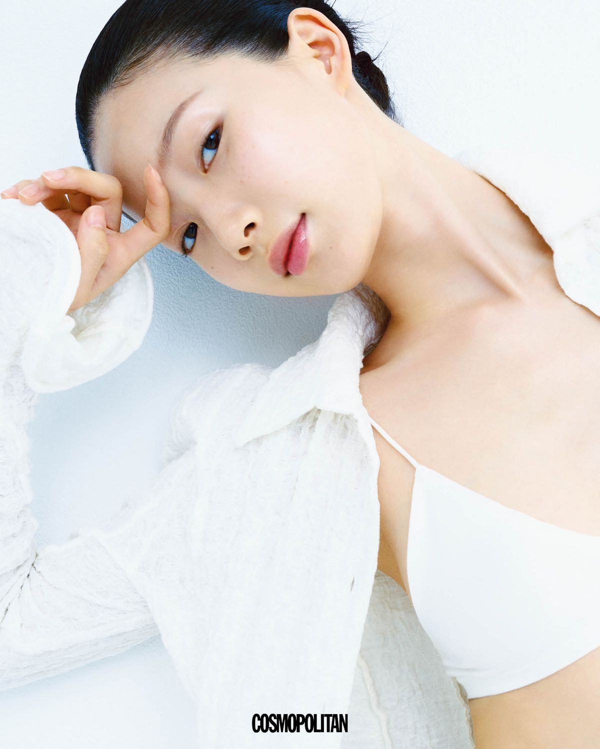 셔츠 76만8천원 MSGM. 브라톱 스타일리스트 소장품.