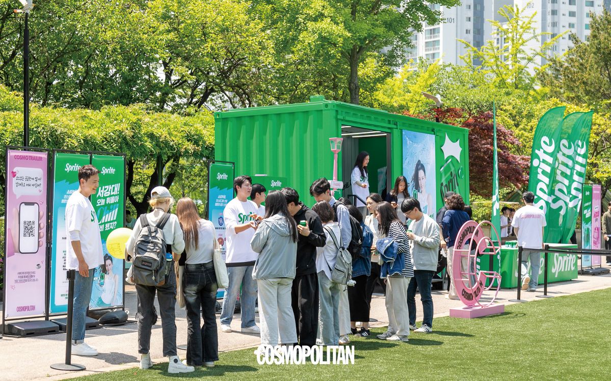 스프라이트와 함께한 <코스모폴리탄>의 이동형 팝업, ‘코스모 트레일러’.