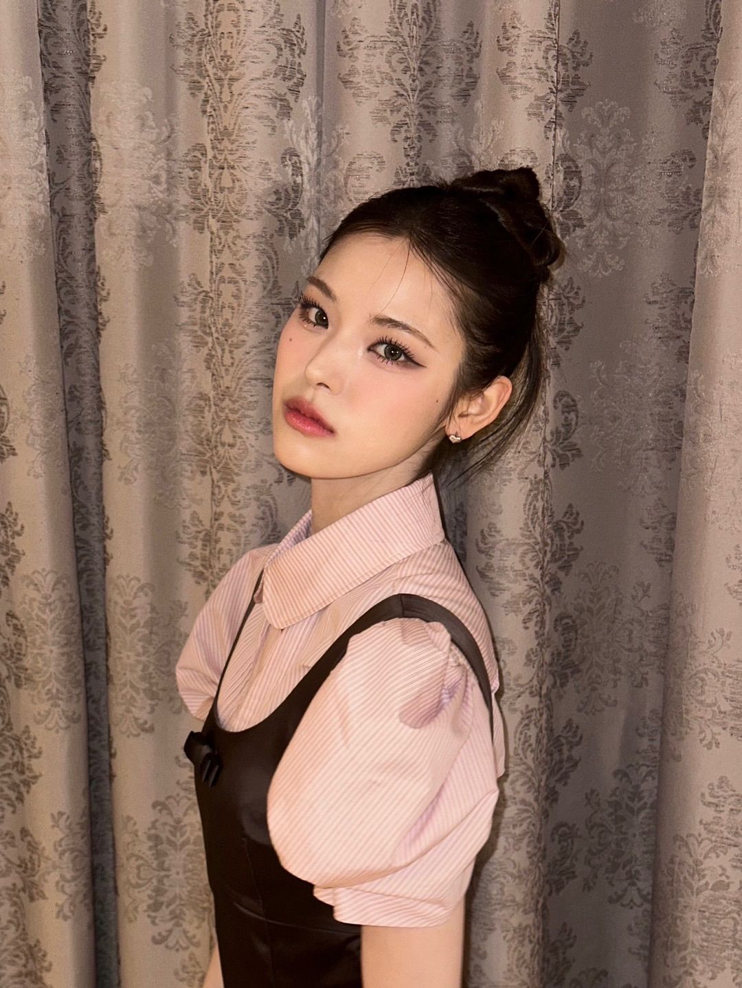 인스타그램 @izna_offcl