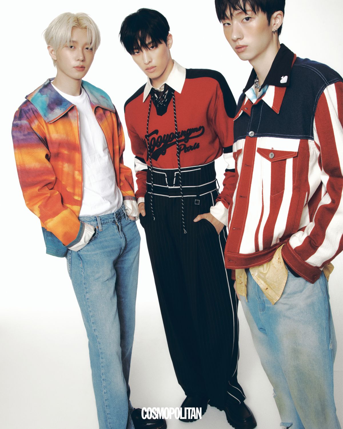 (테오)데님 팬츠 Levis. 슈즈 Dr. Martens. 재킷, 티셔츠 스타일리스트 소장품. (기호)니트 톱, 팬츠, 벨트, 타이 모두 Wooyoungmi. 슈즈 Ferragamo. 셔츠 스타일리스트 소장품. (지웅)데님 팬츠 Egonlab. 재킷, 셔츠, 목걸이 스타일 리스트 소장품. 귀고리 본인 소장품.