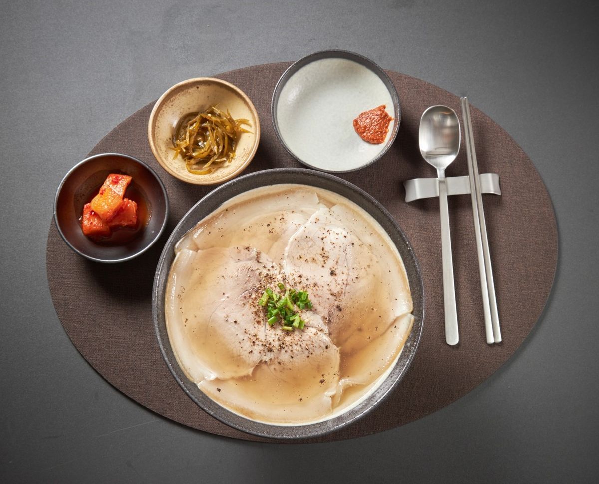 뜻뜻의 돼지곰탕과 냉제육. 뜻뜻 인스타그램 사진과 네이버지도 뜻뜻 업체 등록 사진