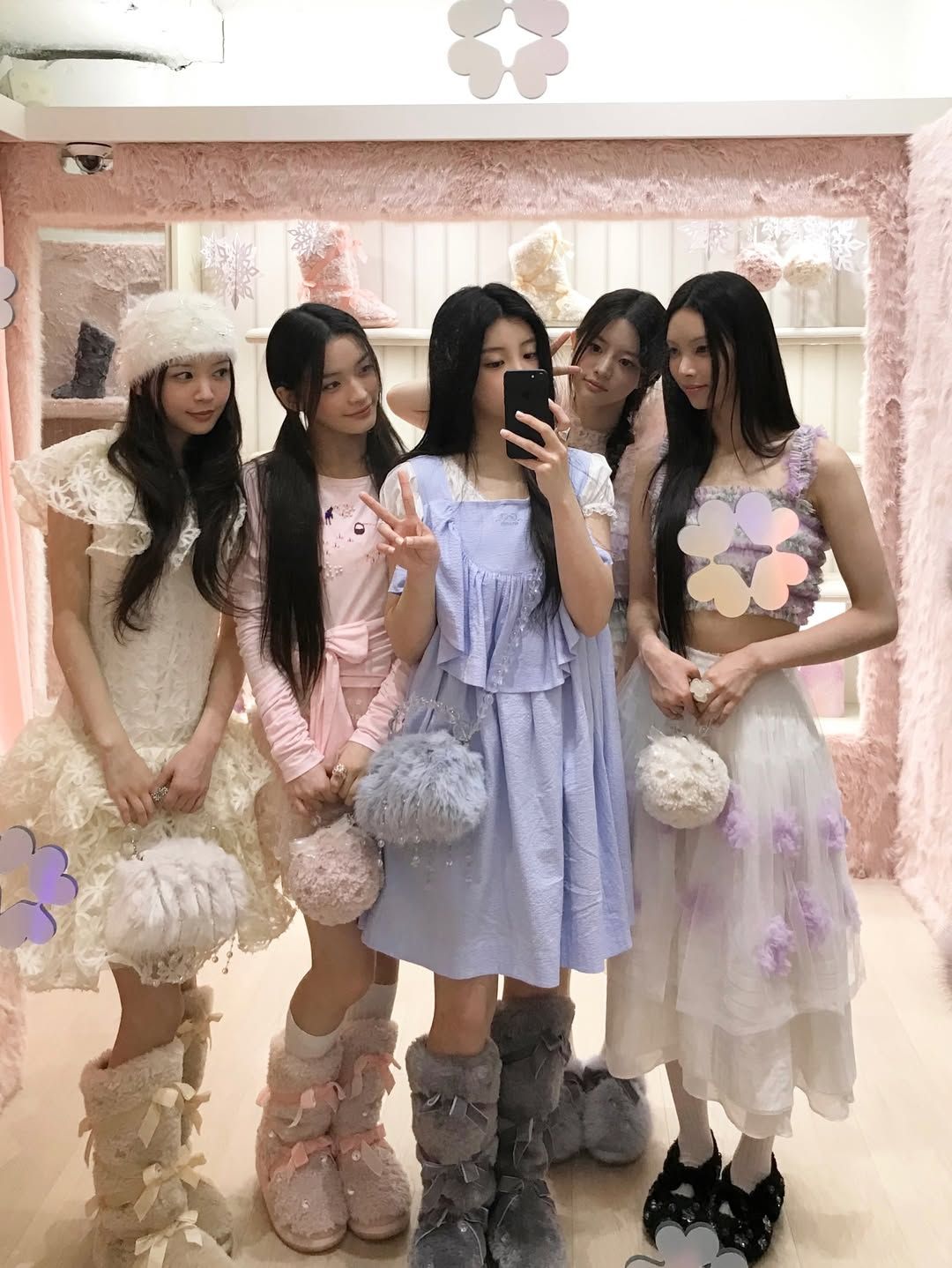 아일릿 퍼 슈즈 @illit_official