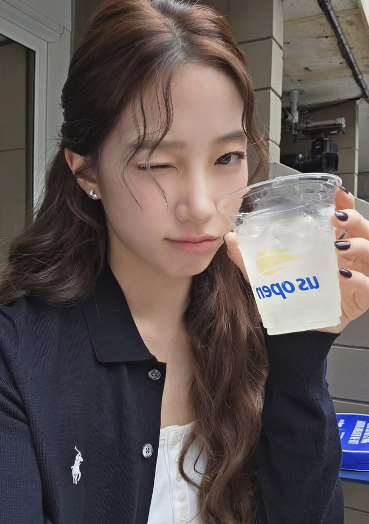 반묶음 헤어 (출처 : 인스타그램 @zuhazana)