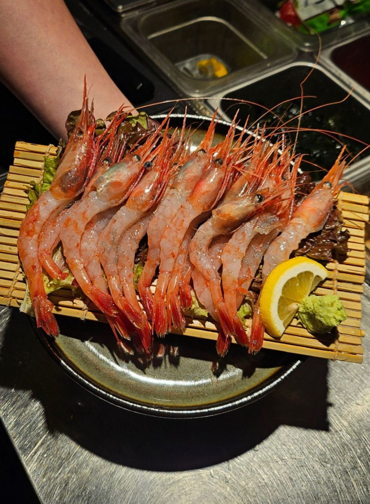 생새우를 직접 맛볼 수 있는 곳. 네이버지도 연남 잠수함 업체 사진