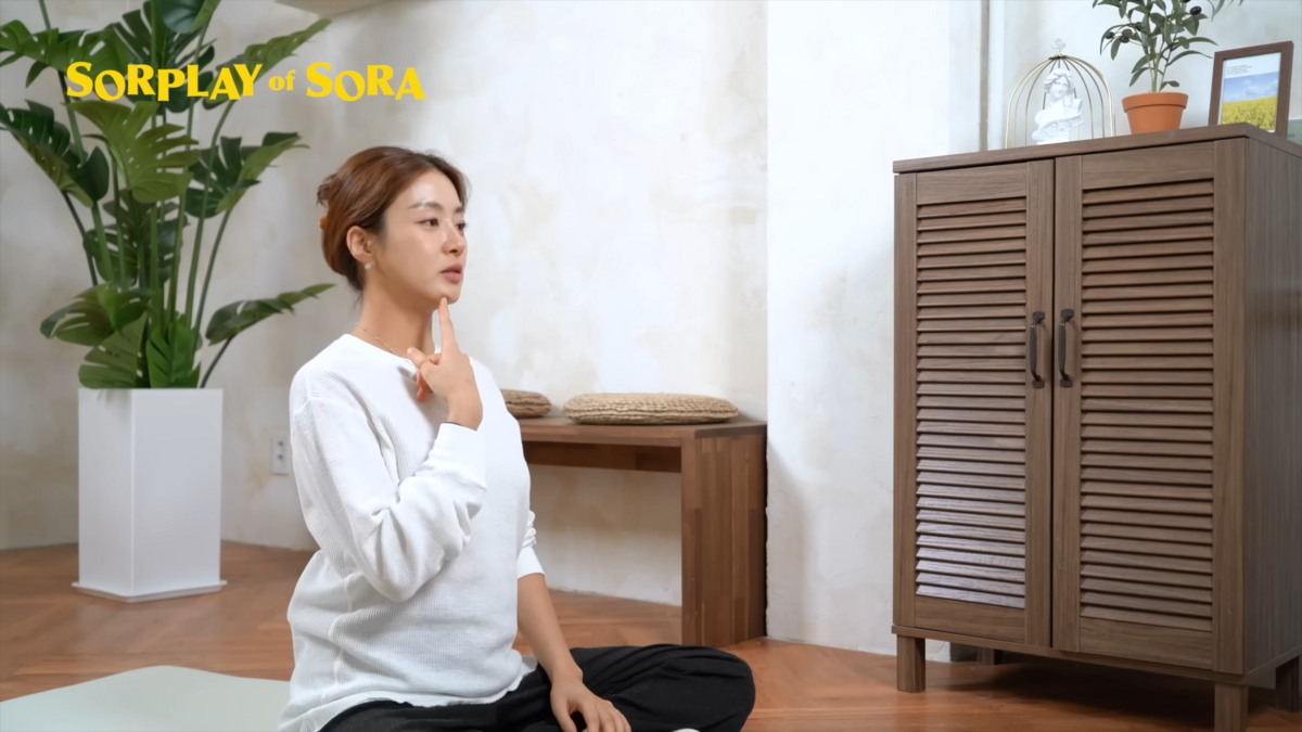 거북목 교정 전후 효과. 유튜브 소라의 솔플레이 