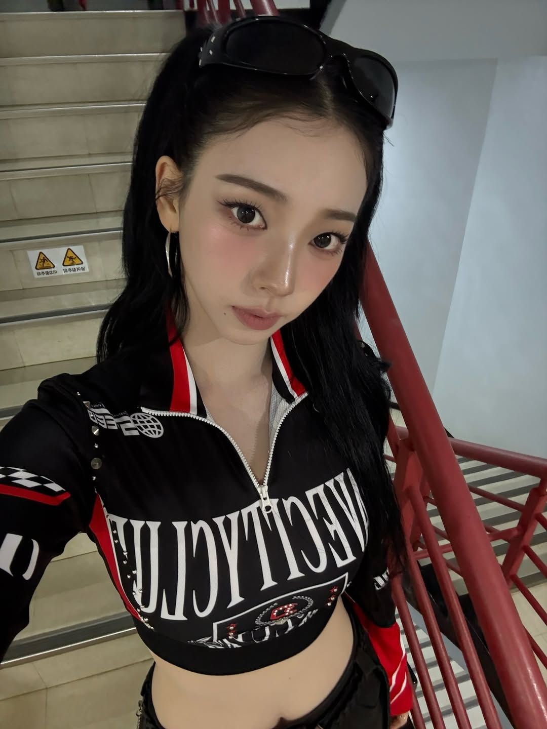 카리나 모터코어 룩 @katarinabluu 