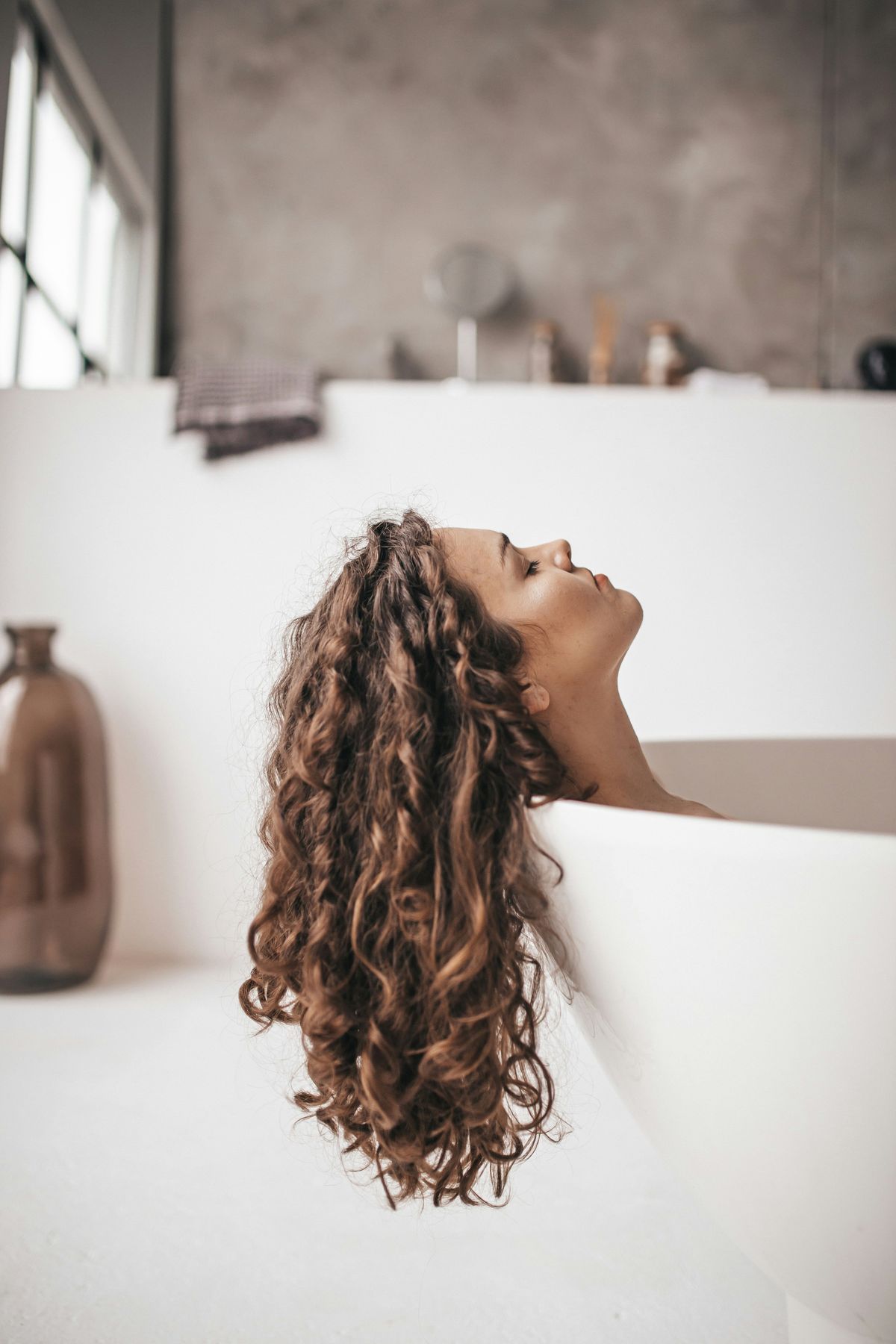 소화불량을 유발하는 식사 후 목욕 이미지 Unsplash