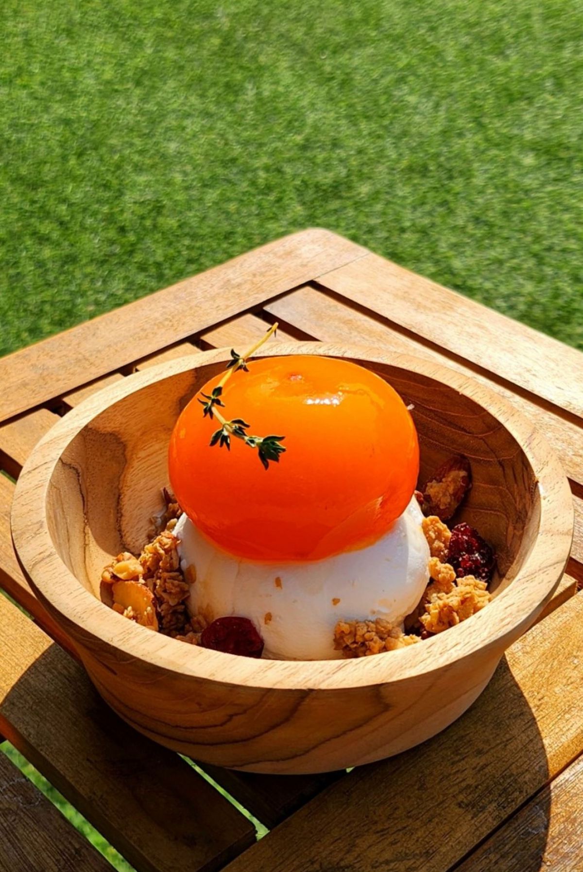 하우스 커피 앤 디저트 내부와 홍시요거트. 네이버지도 하우스 커피 앤 디저트 업체 등록 사진