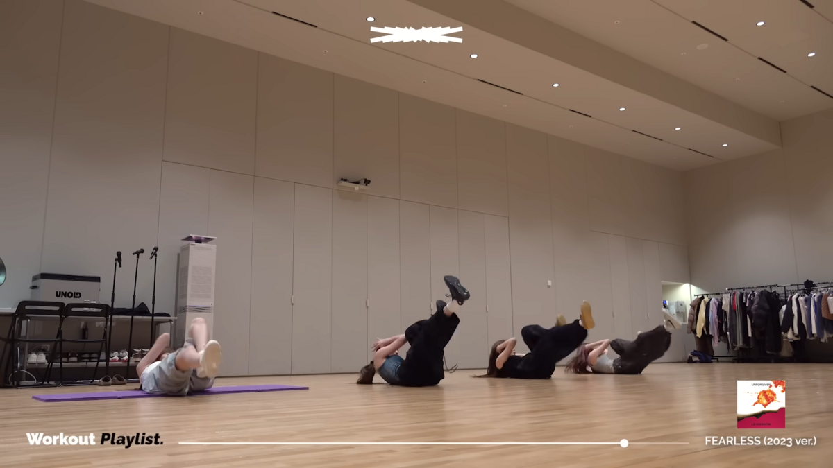 바이시클 크런치. 유튜브 ‘LE SSERAFIM’ 