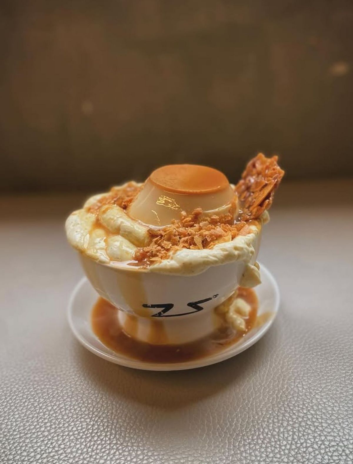 공간갑의 옥수수 바스크 치즈케이크와 바닐라 커스터드 푸딩 빙수. 인스타그램 @cafe_gonggangab_