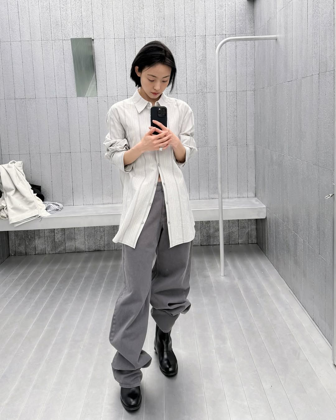 시크한 전소니 패션. 인스타그램 @somewheregreeny