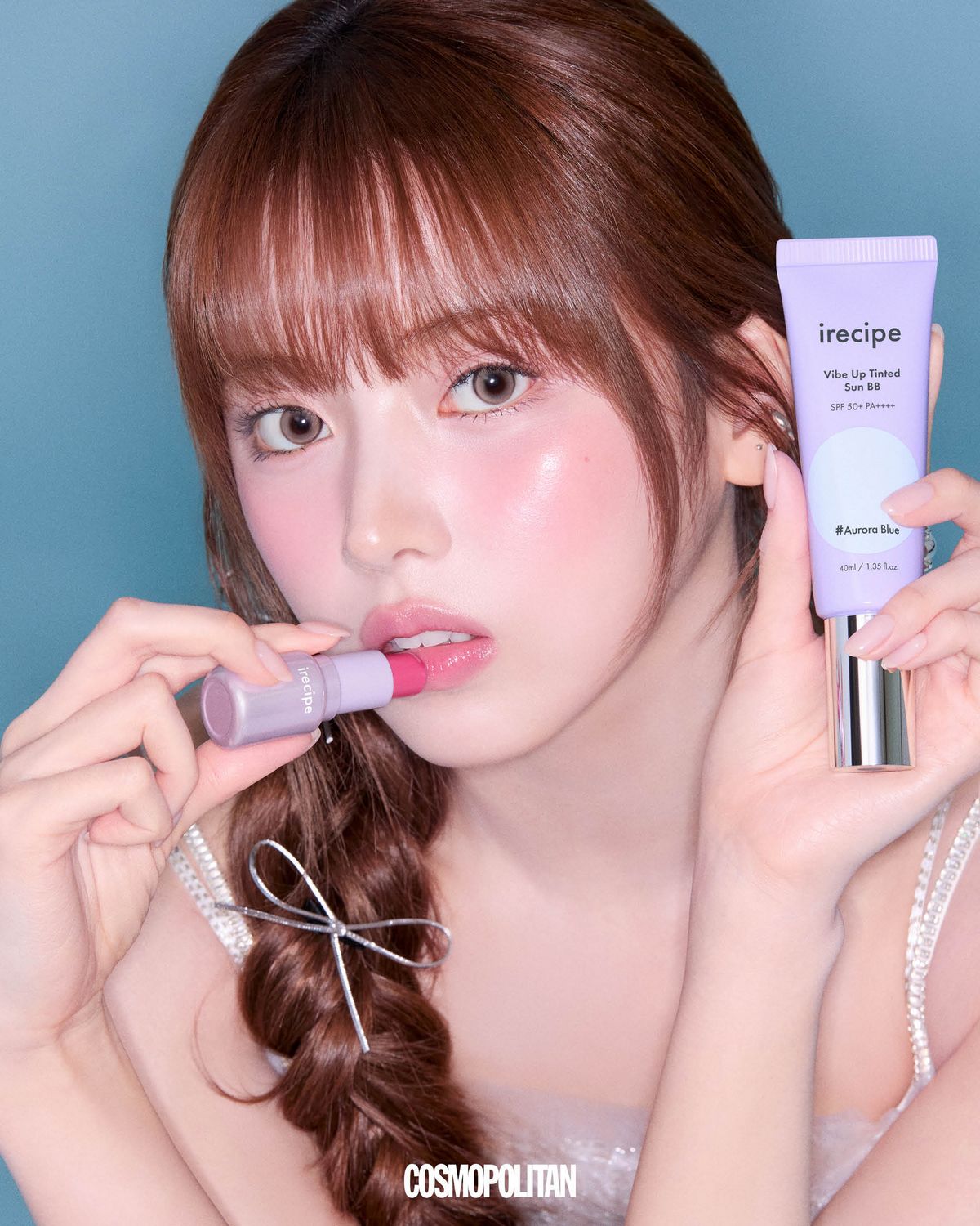 슬리브리스 드레스 67만1천원 Nana Jacqueline. 이너 톱 13만2천원, 헤어핀, 이어 커프, 스타일리스트 소장품.