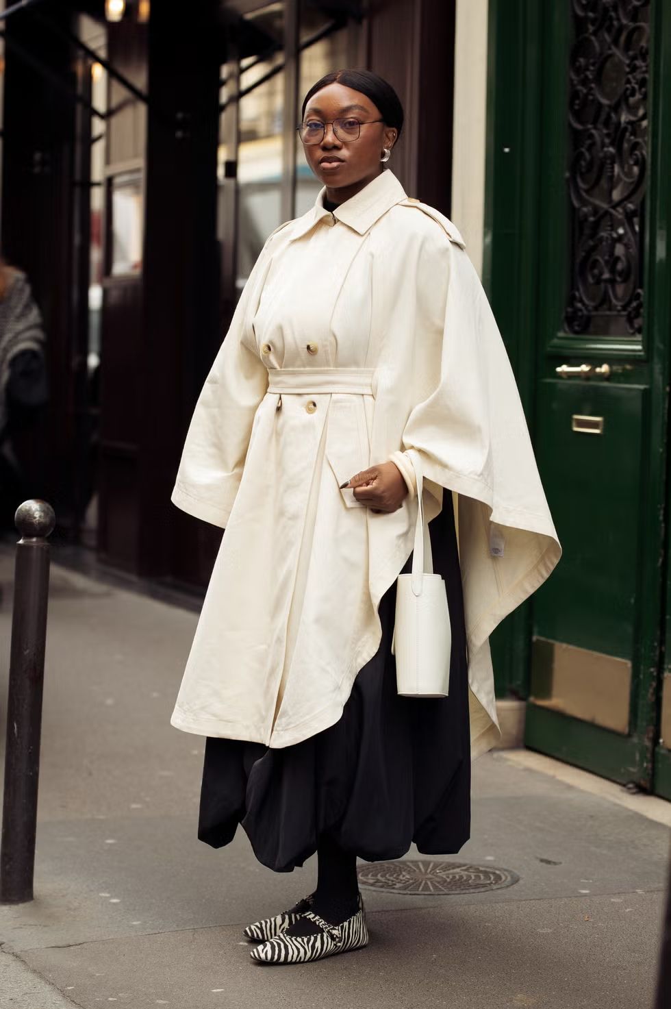 애니멀 프린트 슈즈와 블랙 타이즈 | Raimonda Kulikauskiene//Getty Images