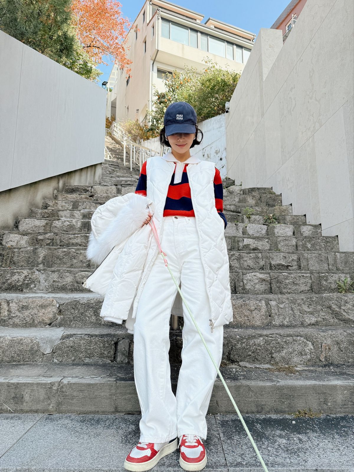 패딩 베스트를 착용한 기은세. 인스타그램 @kieunse