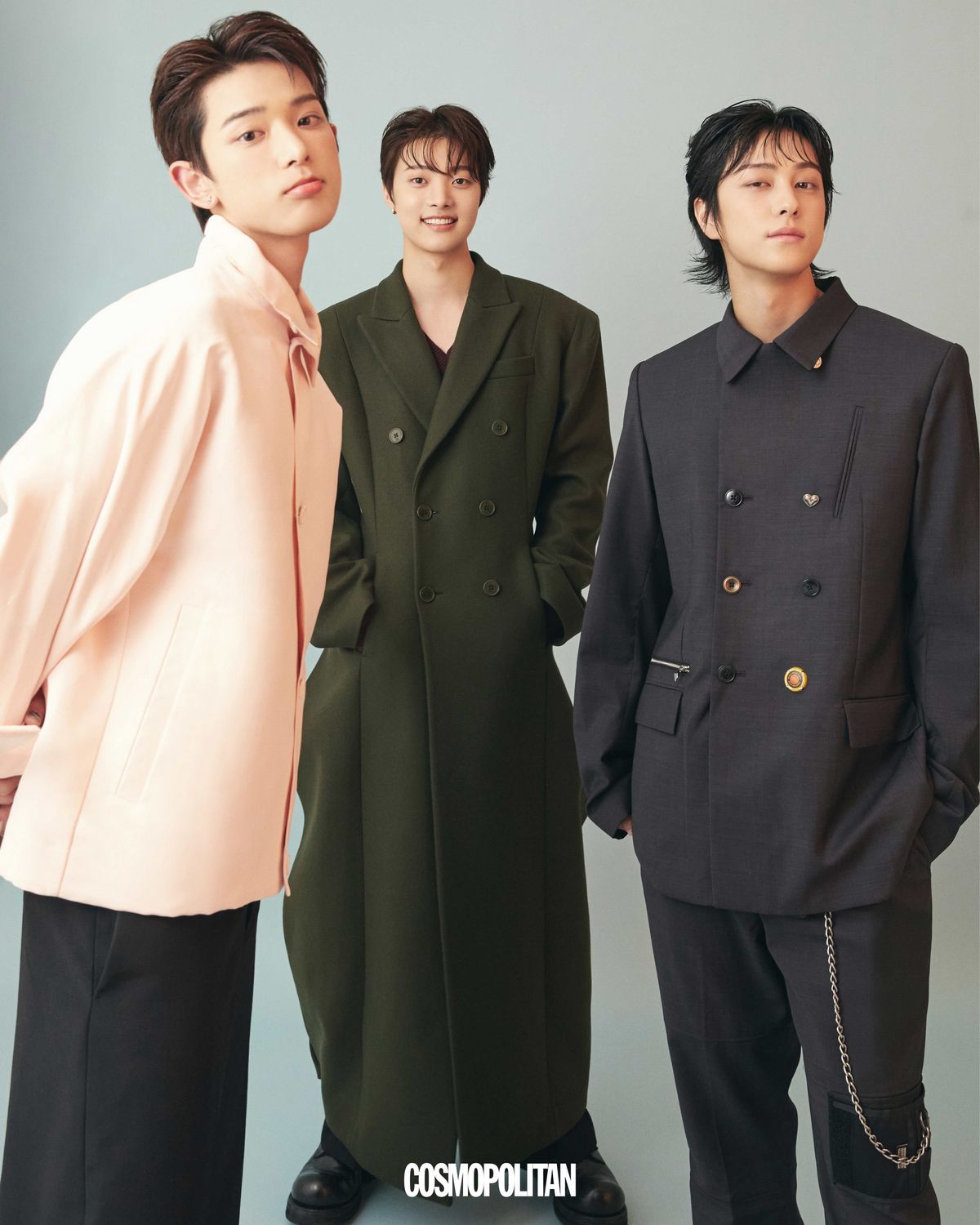 (왼쪽부터, 하루아) 재킷, 팬츠 모두 Dior. (의주)롱 코트 LGN Louis Gabriel Nouchi by Boontheshop. 귀고리 본인 소장품. 이너 톱, 팬츠, 슈즈 스타일리스트 소장품. (타키)슈트 셋업 Martine Rose by Boontheshop.