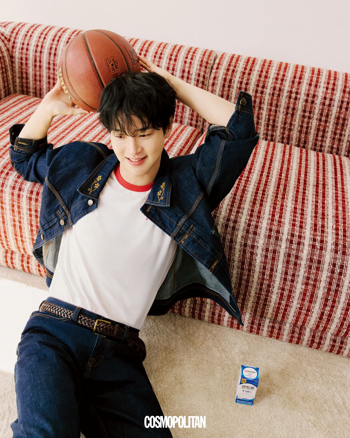 바쁜 하루 속에서도 장동윤이 에너지를 잃지 않는 비결. 루틴처럼 꾸준하게 챙기는 센트룸 맨 더블업 덕분이다. 센트룸 맨 더블업 60정 2만9천원 Centrum.