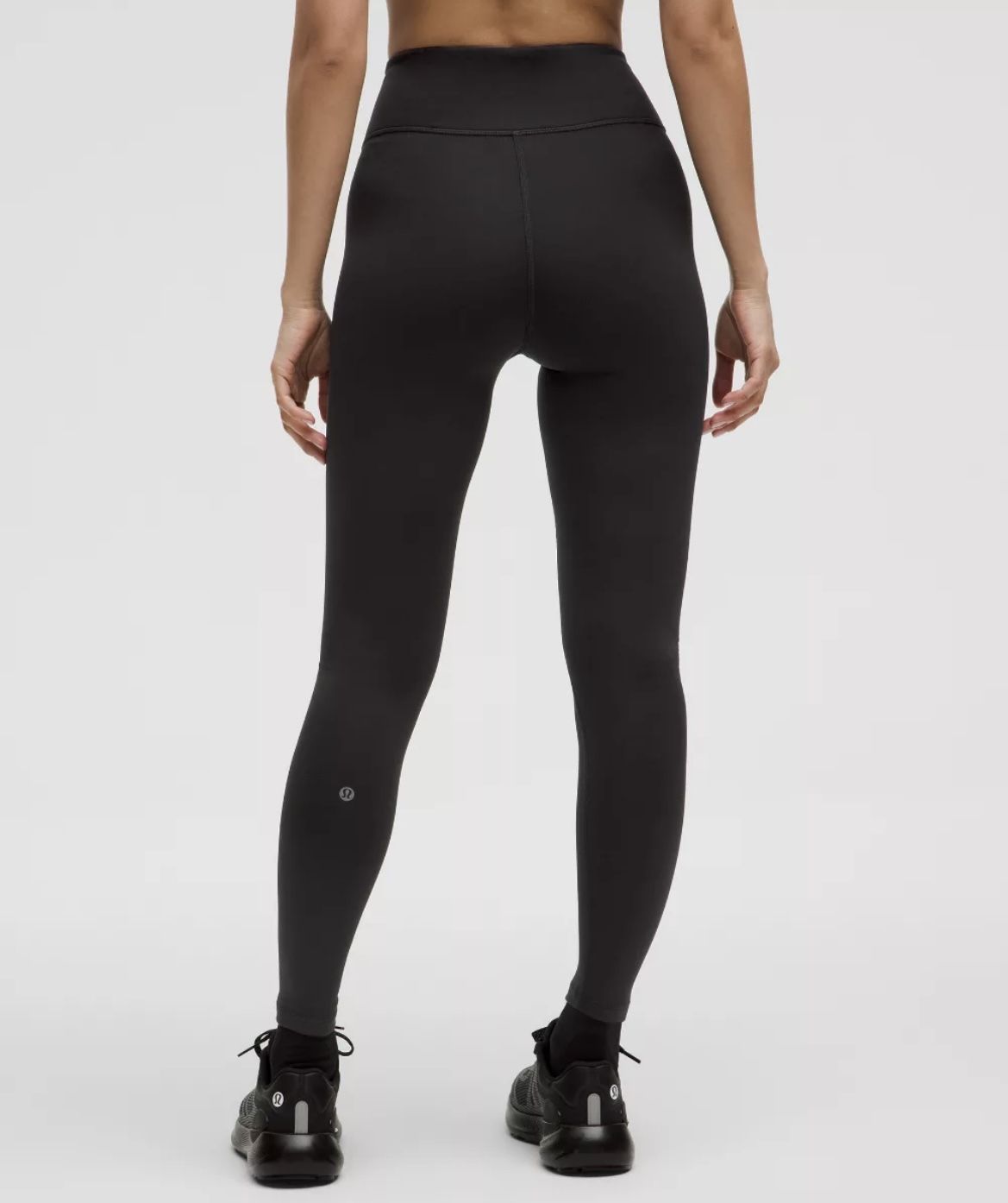 아시아 핏으로 선보인 룰루레몬의 24인치 러닝 타이즈 | 출처 룰루레몬