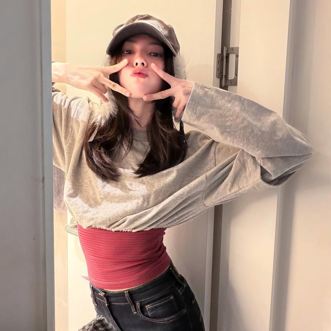 한소희 패딩 패션 | 인스타그램 @xeesoxee