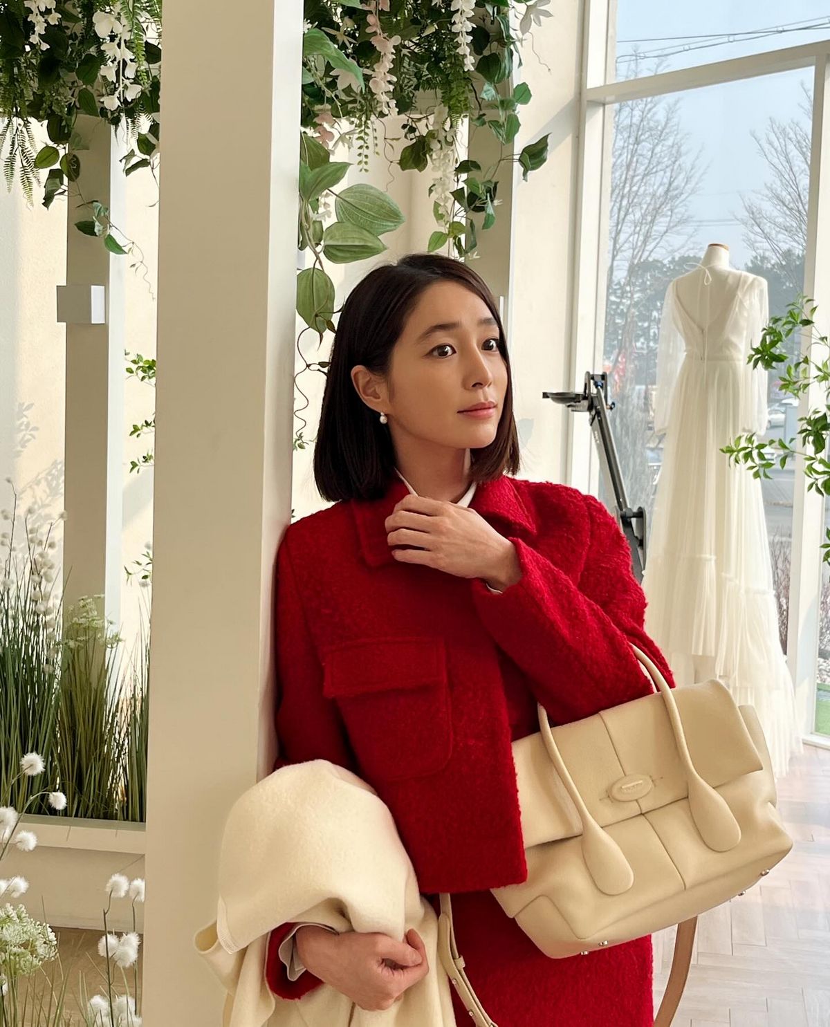 이민정 레드룩 | 인스타그램 @216JUNG