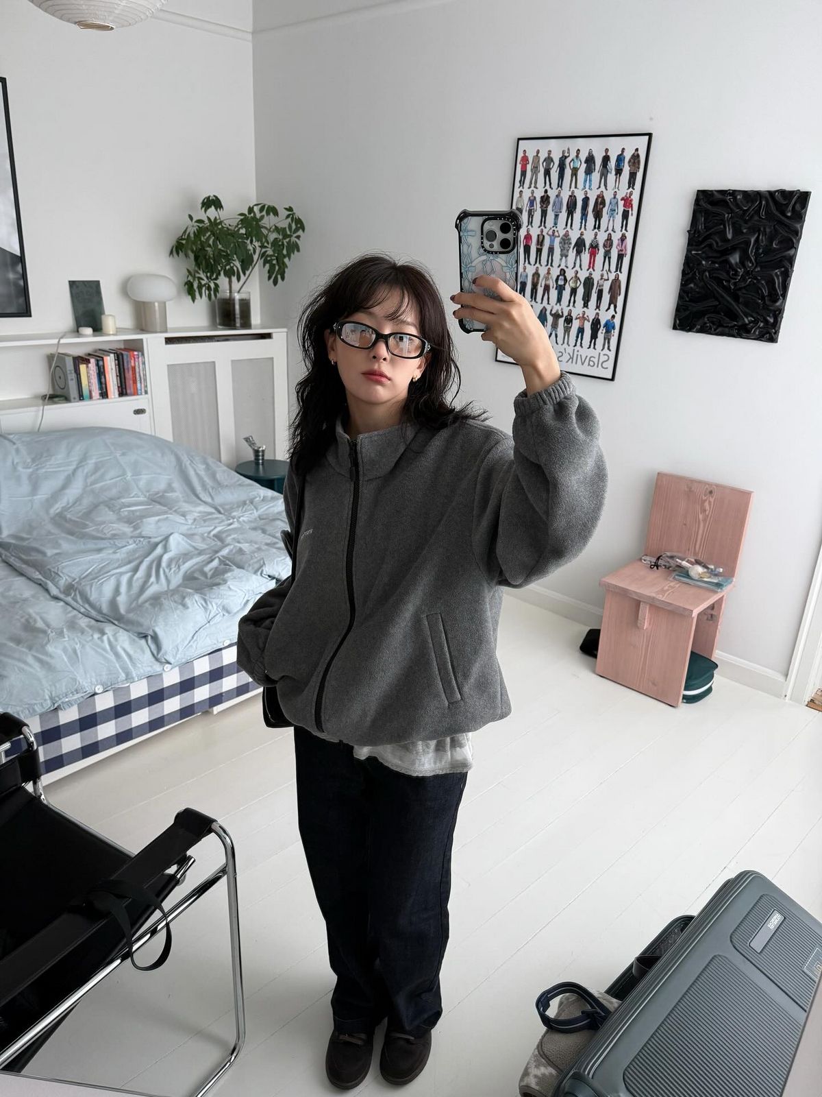 슬기의 그래놀라코어 룩. 인스타그램 @hi_sseulgi