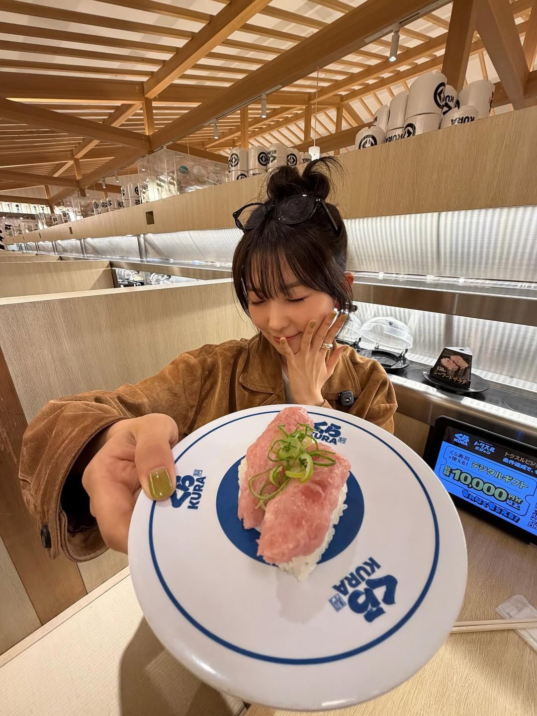 레드벨벳 슬기 음식 예절샷, 인증샷 | 인스타그램 @hi_sseulgi