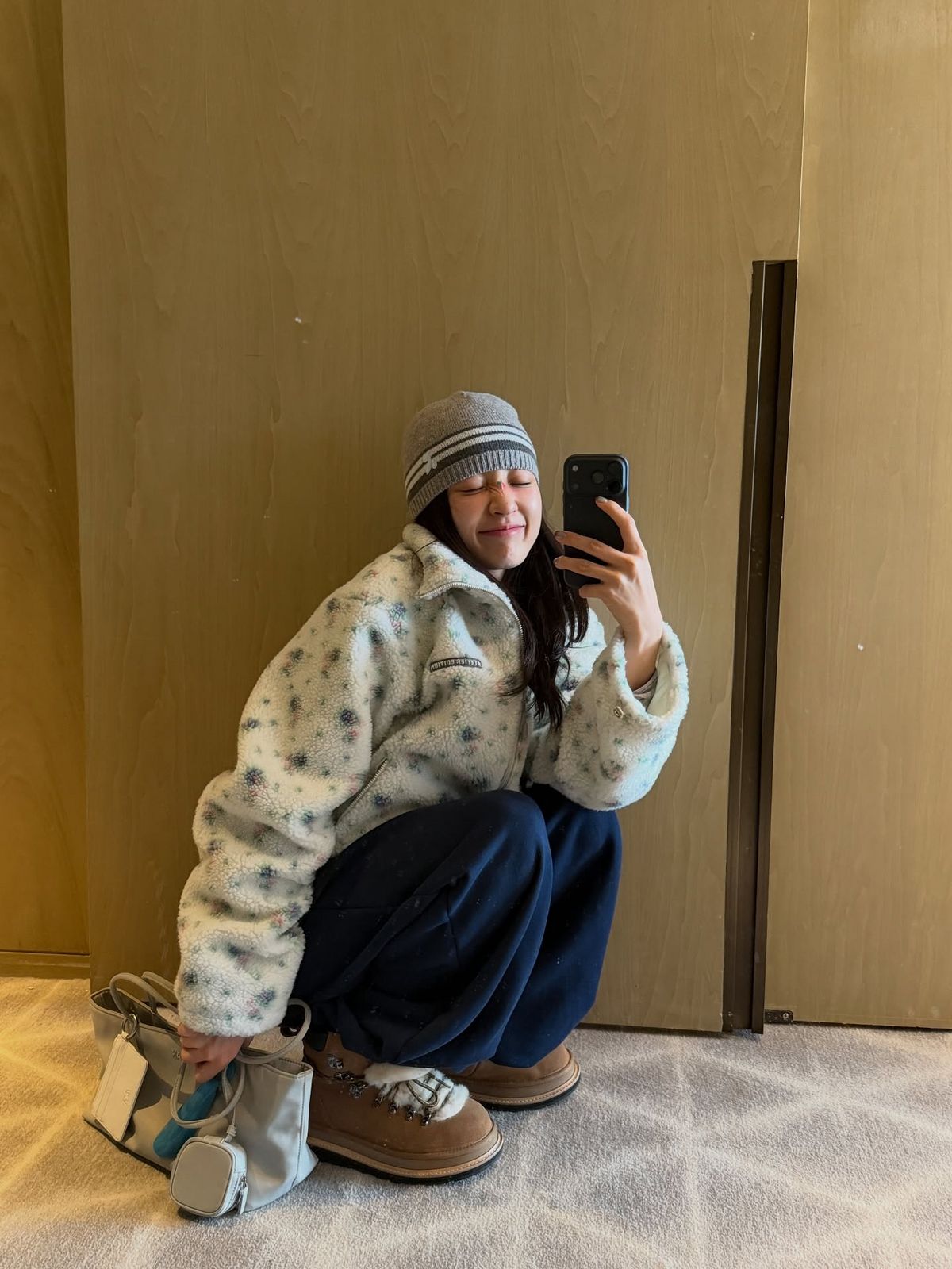 지효의 플리스 룩. 인스타그램 @_zyozyo