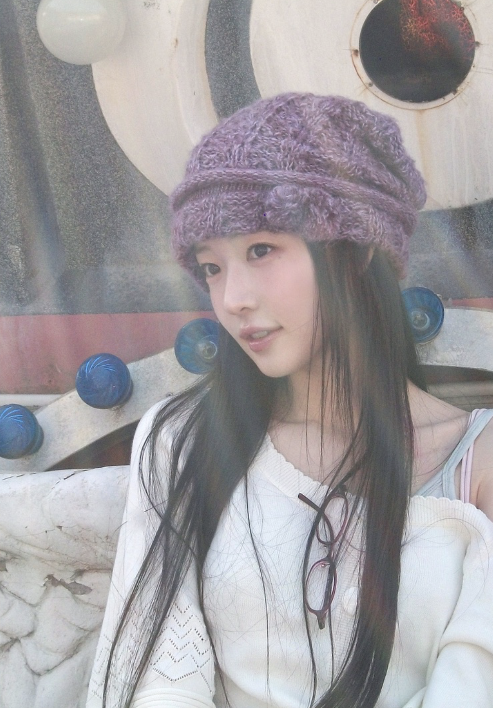 다양한 그래니 비니 스타일링을 선보인 최윤지. 인스타그램 @yoonjiiii