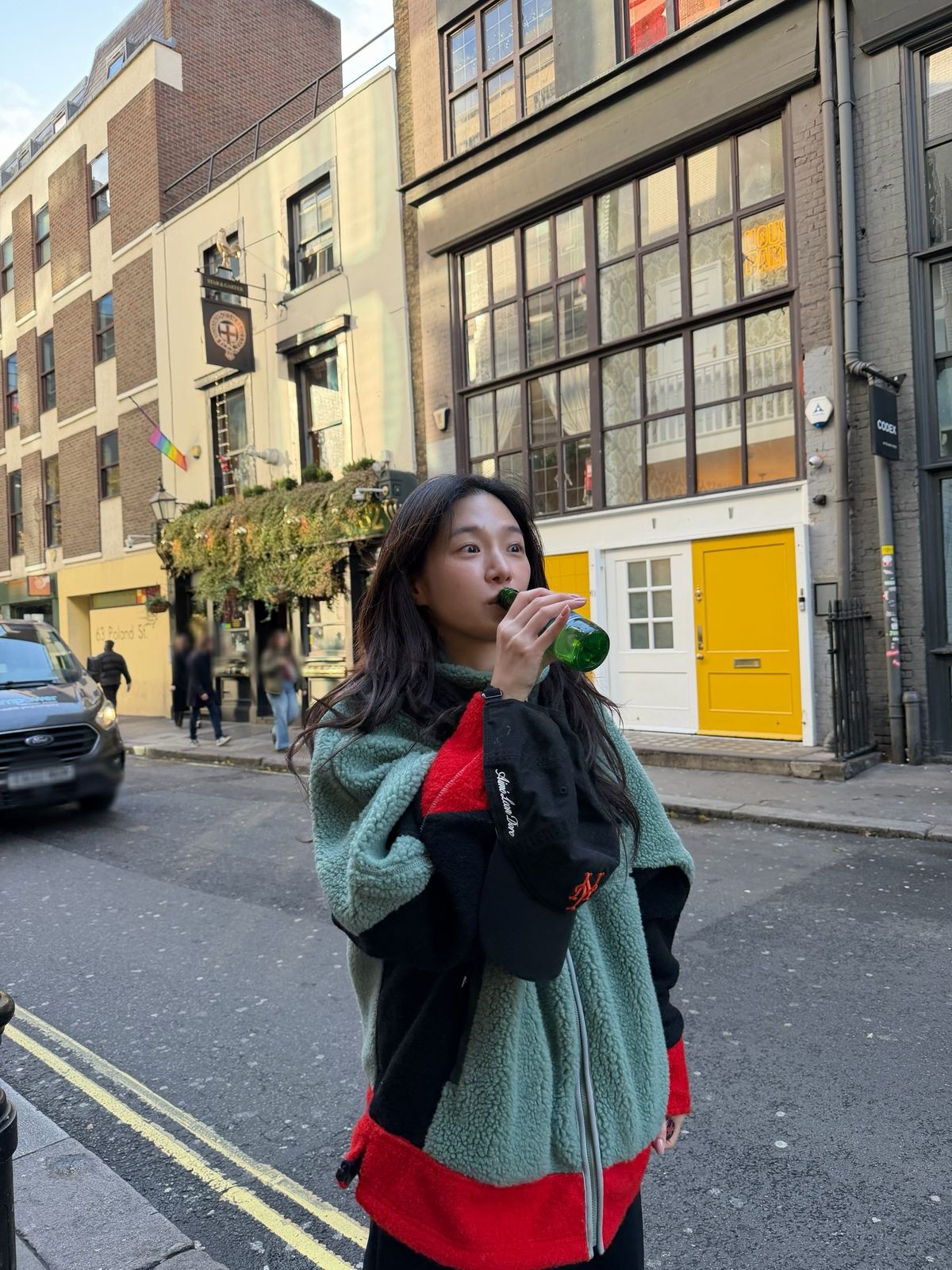 박규영의 플리스 룩. 인스타그램 @lavieenbluu