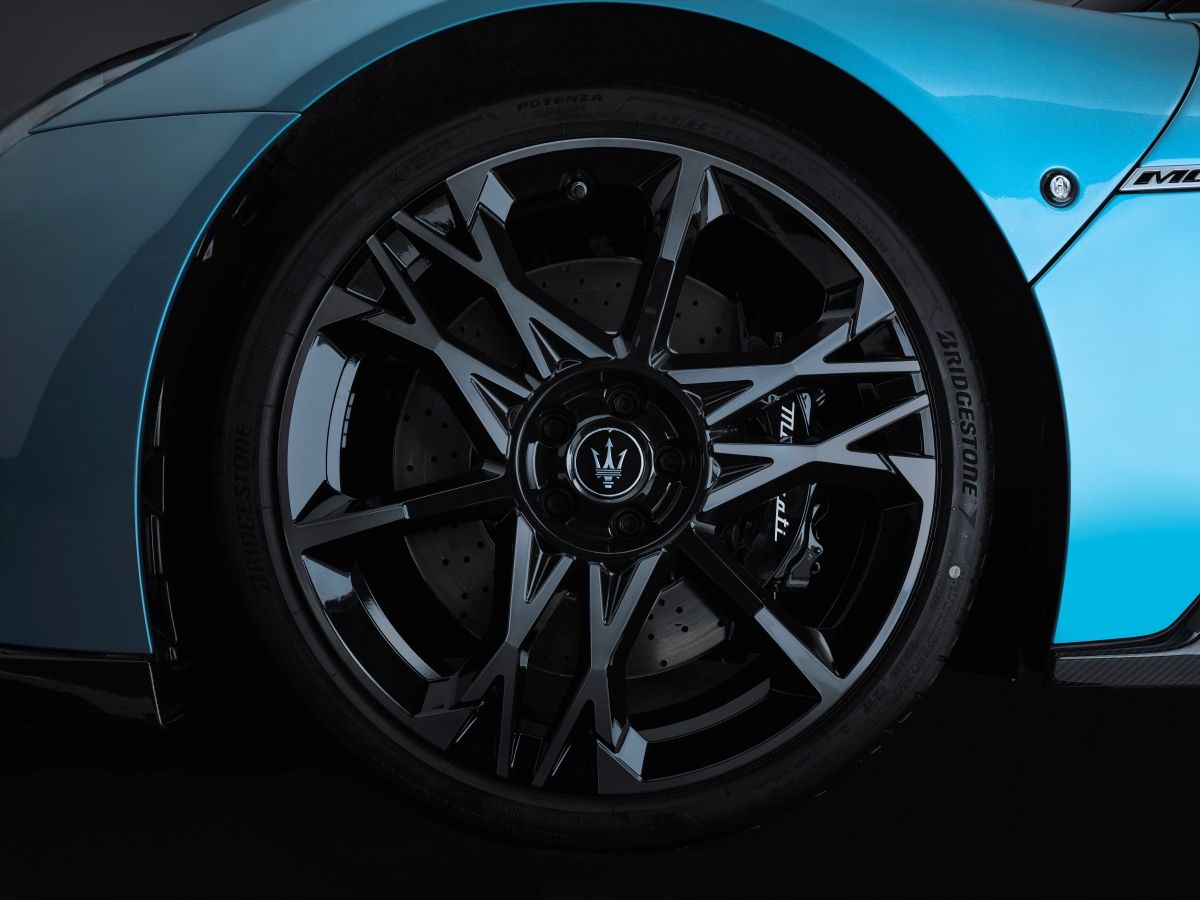 마세라티 슈퍼 스포츠카 MCPURA 