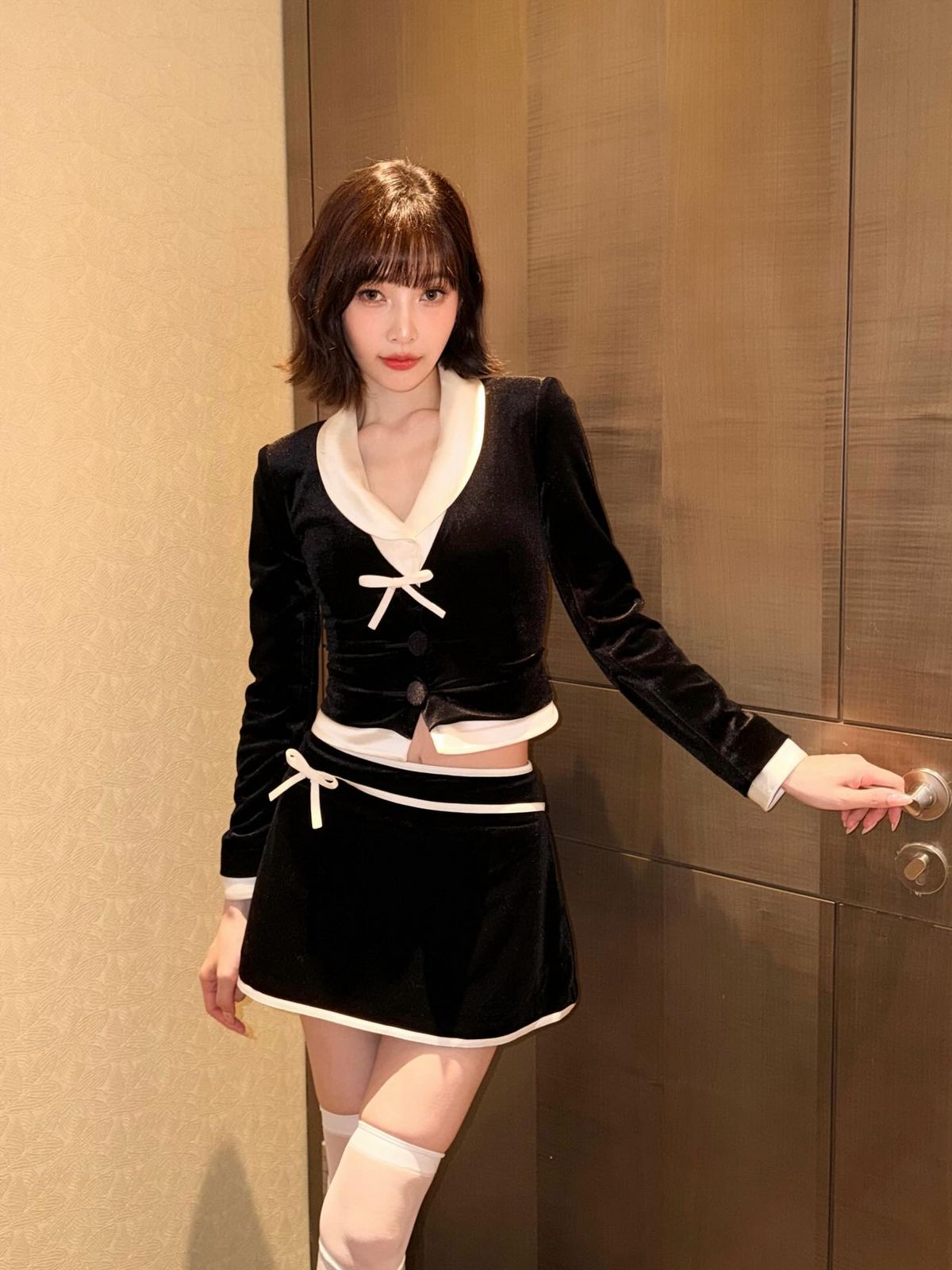 리본 셋업을 착용한 조이. 인스타그램 @_imyour_joy 