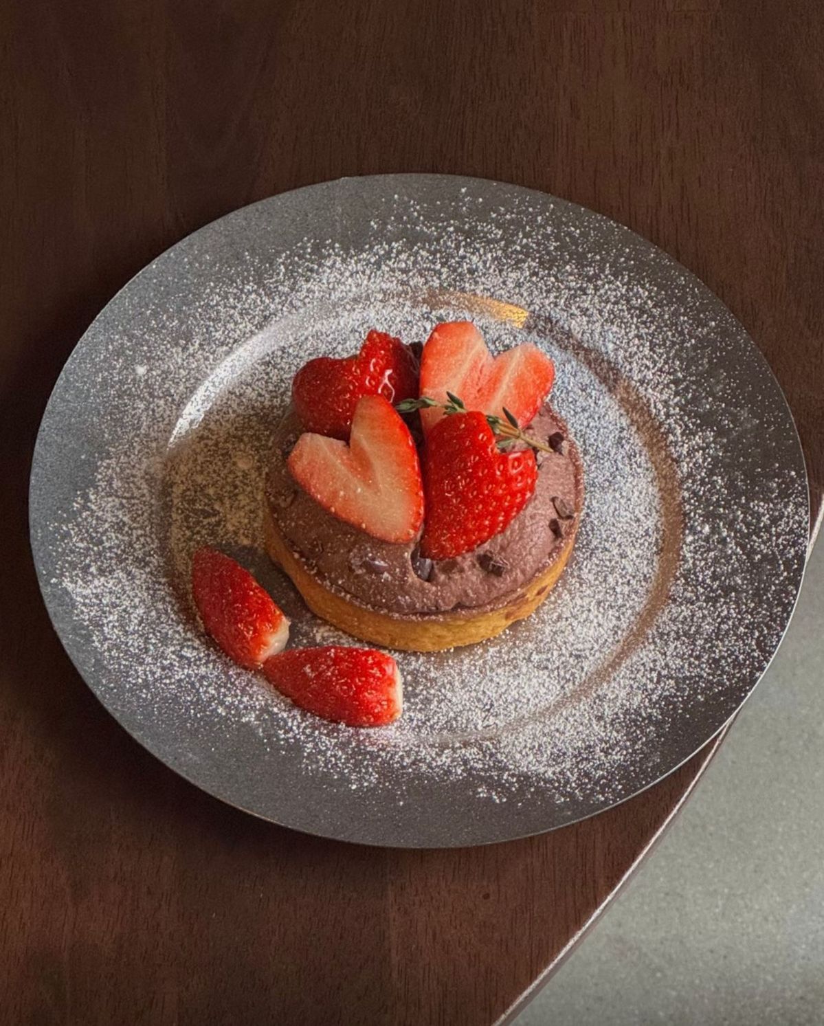 아이안의 말차 딸기 타르트&초코 딸기 타르트, 인스타그램 @aayaan_cafe